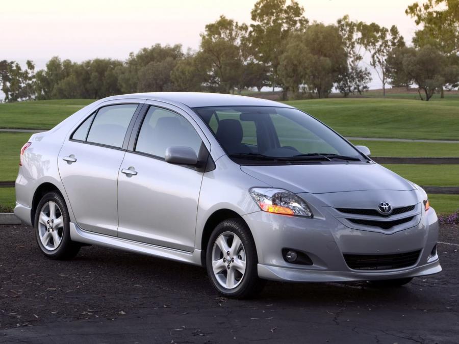  Toyota Yaris Sedan S 2007 года  (фото 9 из 14)